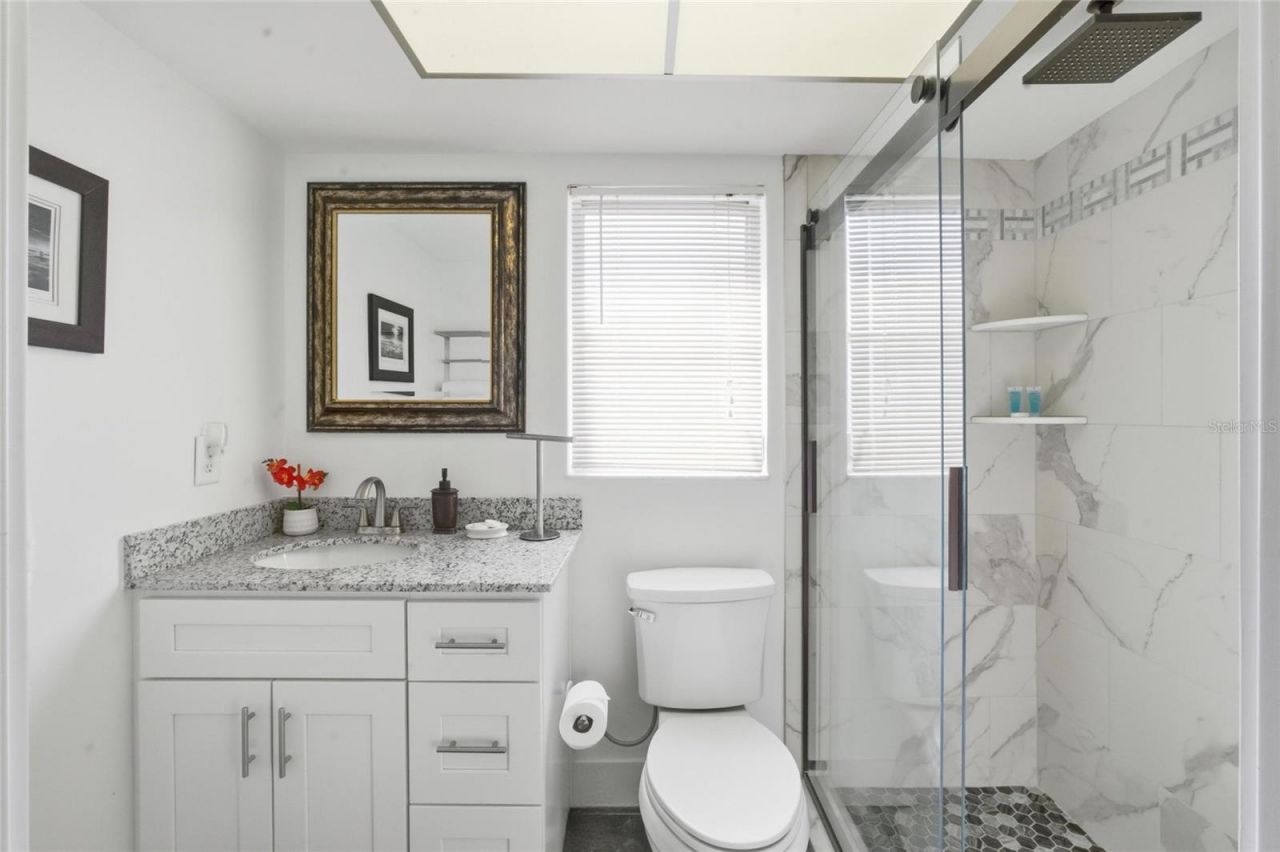 165 Vista Hermosa Circle, Unit 24A, Sarasota, FL 34242 Photo