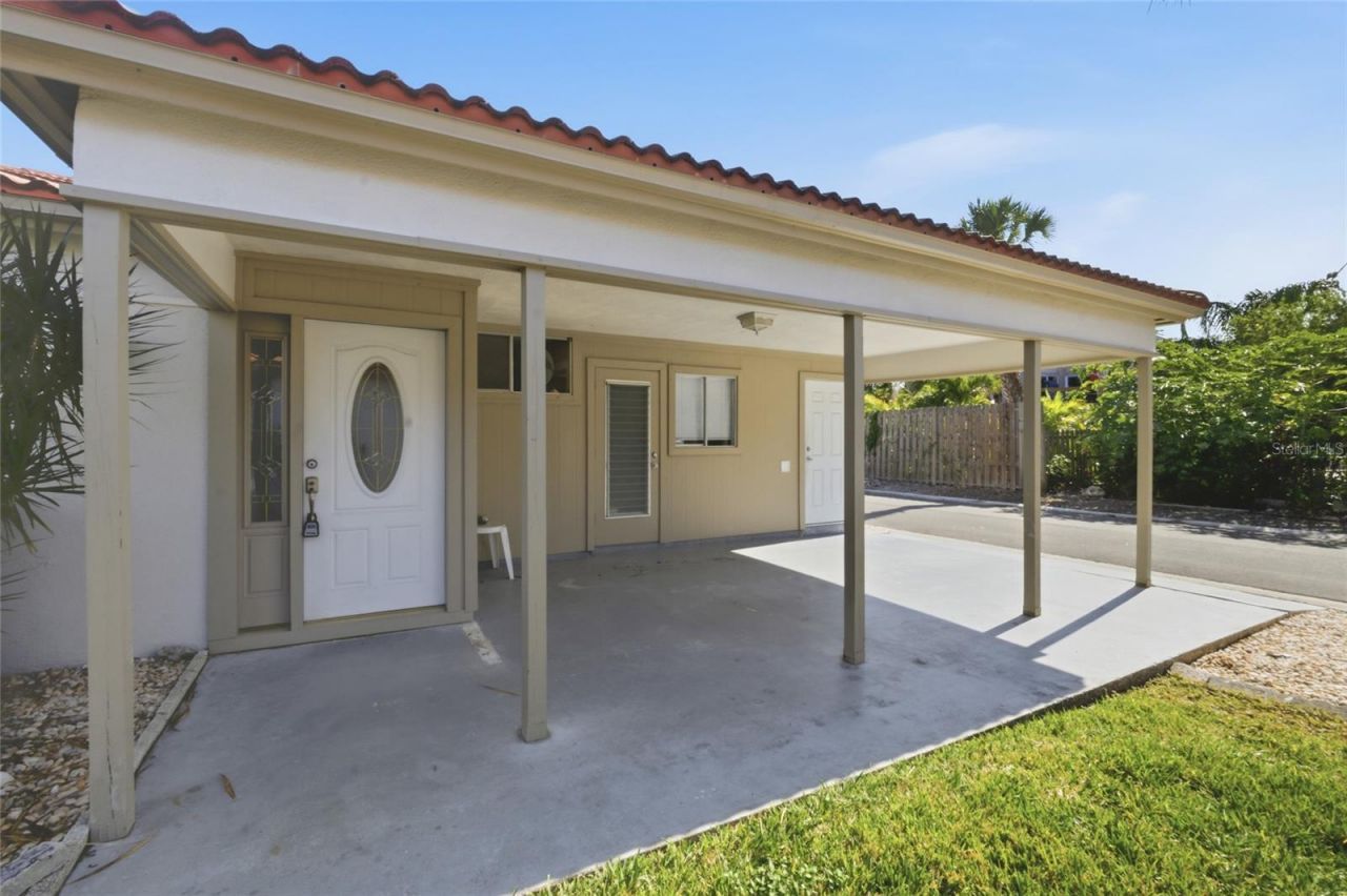 165 Vista Hermosa Circle, Unit 24A, Sarasota, FL 34242 Photo