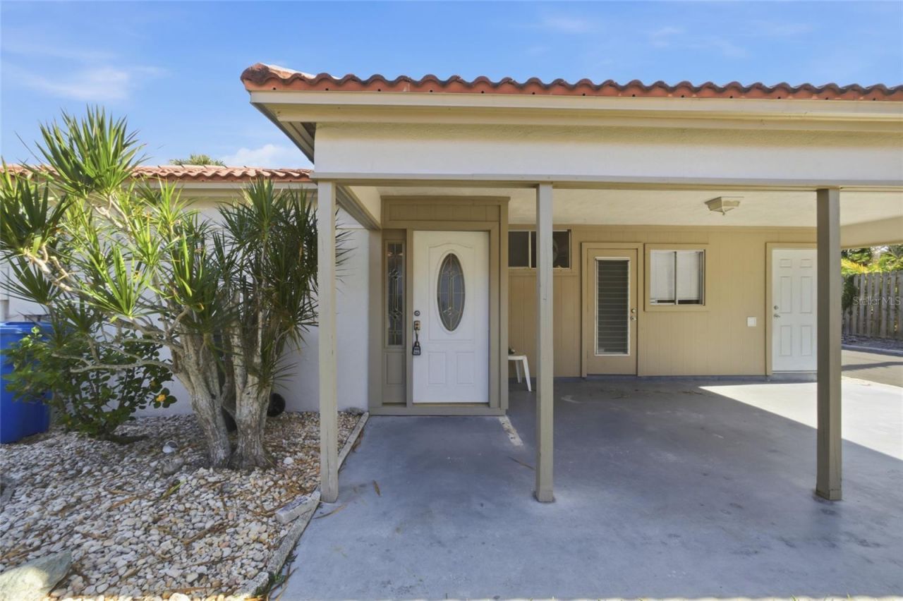 165 Vista Hermosa Circle, Unit 24A, Sarasota, FL 34242 Photo