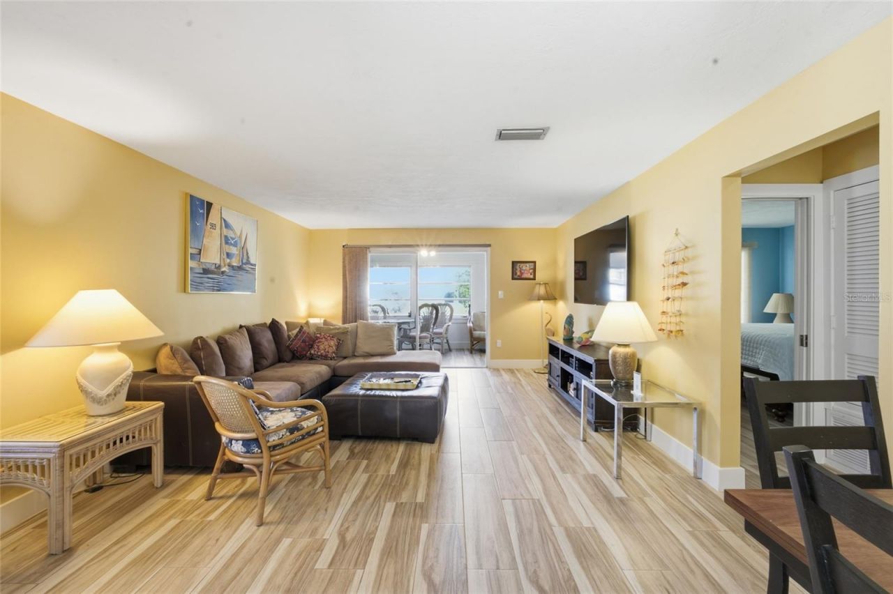 165 Vista Hermosa Circle, Unit 24A, Sarasota, FL 34242 Photo