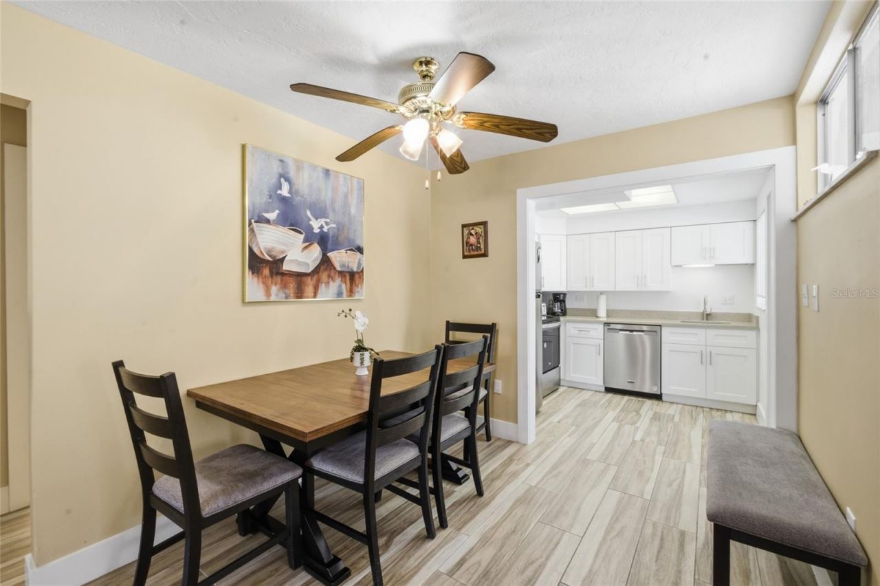 165 Vista Hermosa Circle, Unit 24A, Sarasota, FL 34242 Photo