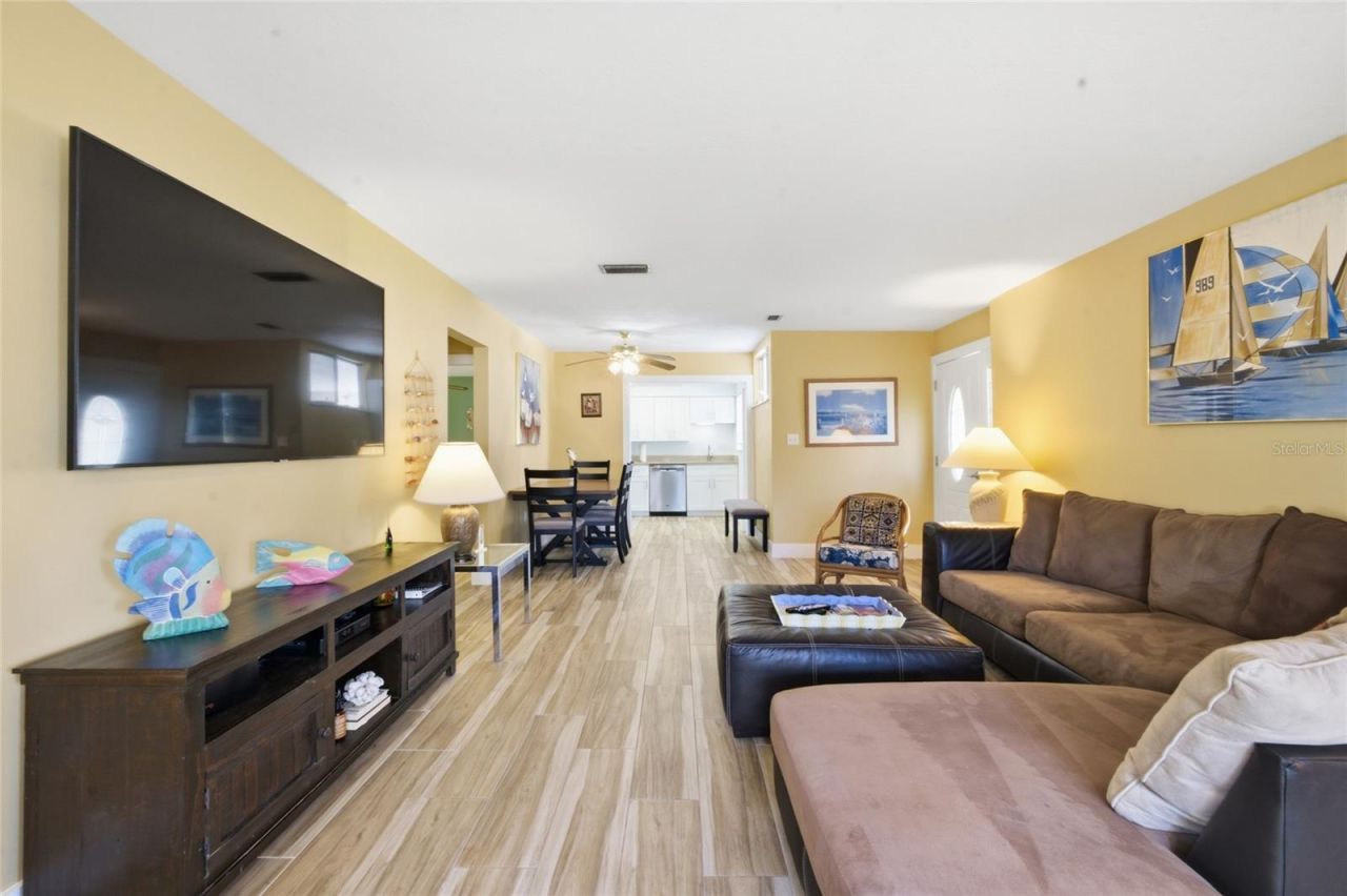 165 Vista Hermosa Circle, Unit 24A, Sarasota, FL 34242 Photo