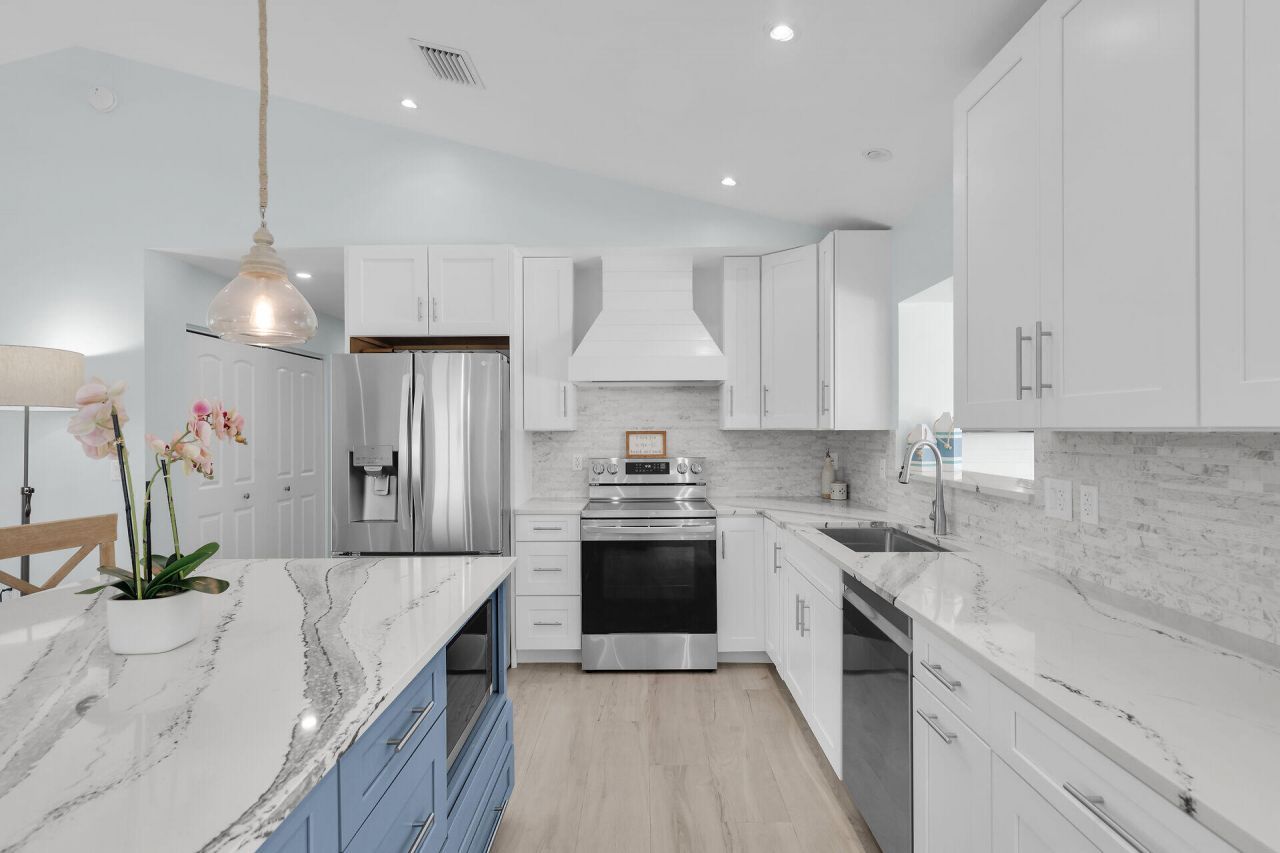 230 13th Street, Key Colony, FL 33051 Photo