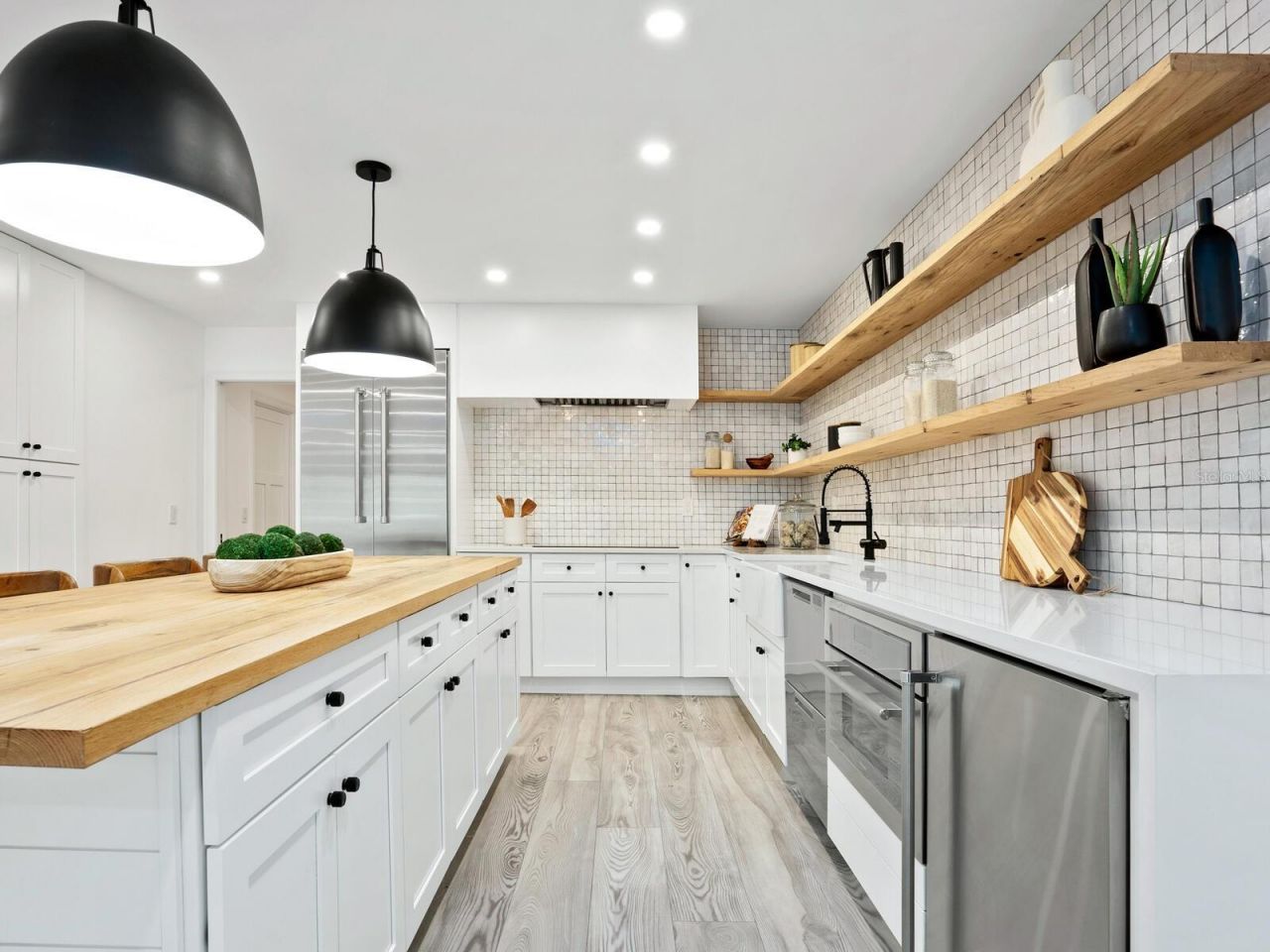 749 Tropical Circle, Sarasota, FL 34242 Photo