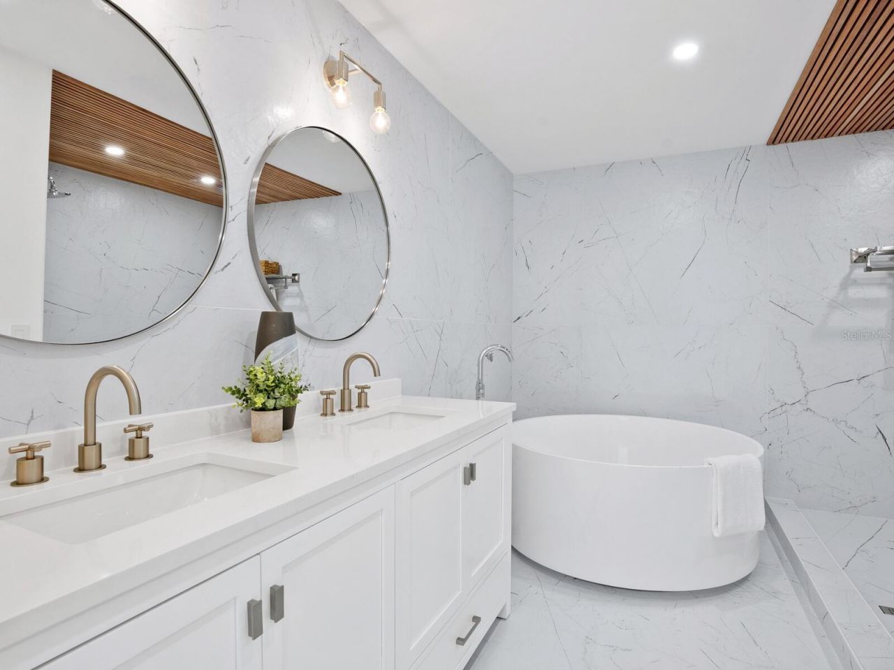 749 Tropical Circle, Sarasota, FL 34242 Photo