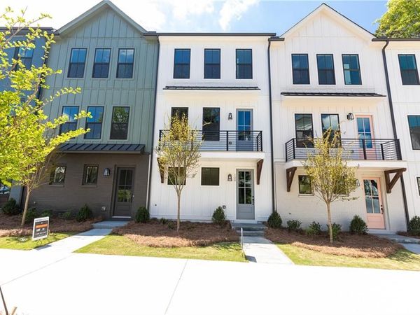 980 Bibbs Circle NW, Unit 17, Atlanta, GA 30318