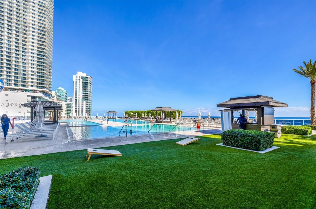 1830 S Ocean Dr, Unit 2808, Hallandale Beach, FL 33009 Photo