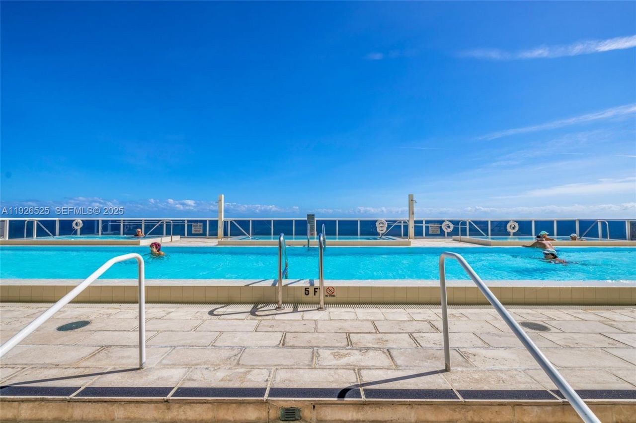 1830 S Ocean Dr, Unit 2808, Hallandale Beach, FL 33009 Photo