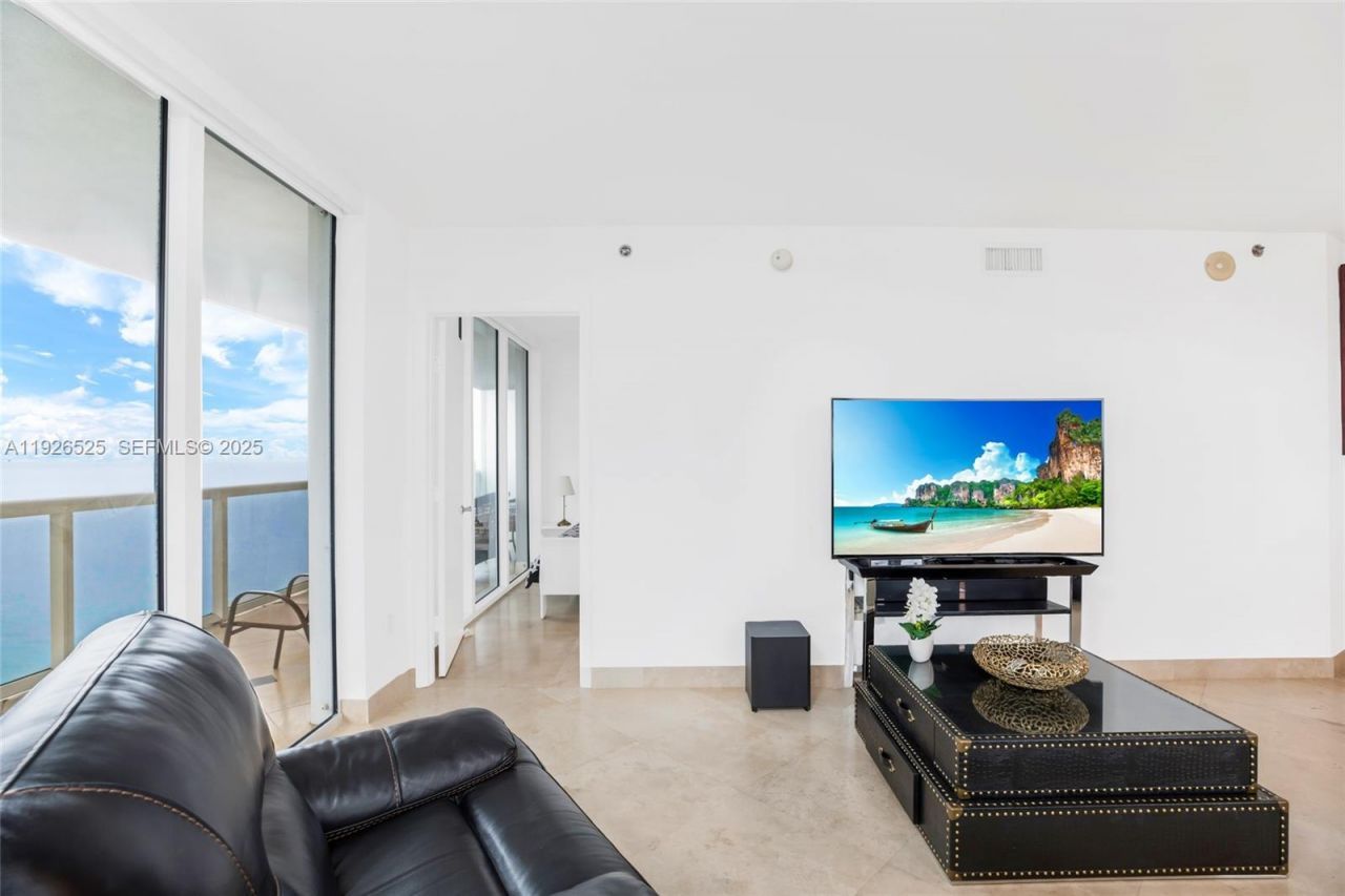 1830 S Ocean Dr, Unit 2808, Hallandale Beach, FL 33009 Photo