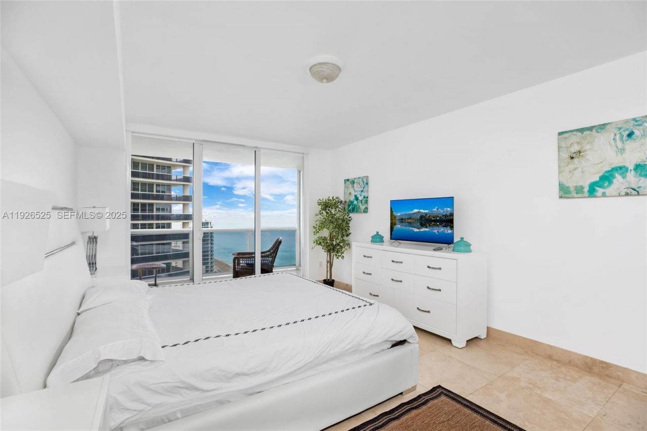 1830 S Ocean Dr, Unit 2808, Hallandale Beach, FL 33009 Photo