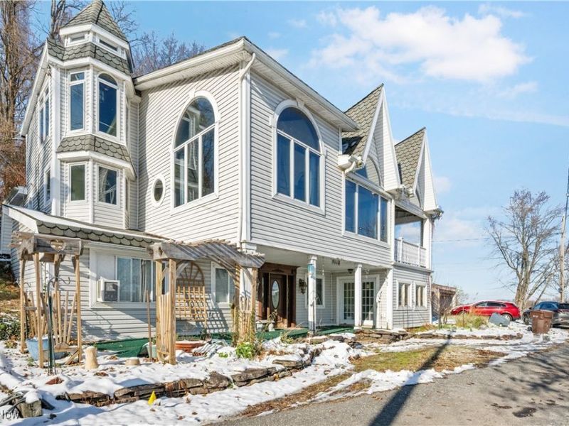 584 Apple Drive, Coventry, OH 44319 Photo 2