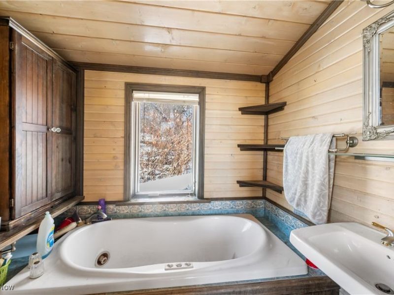 584 Apple Drive, Coventry, OH 44319 Photo 26