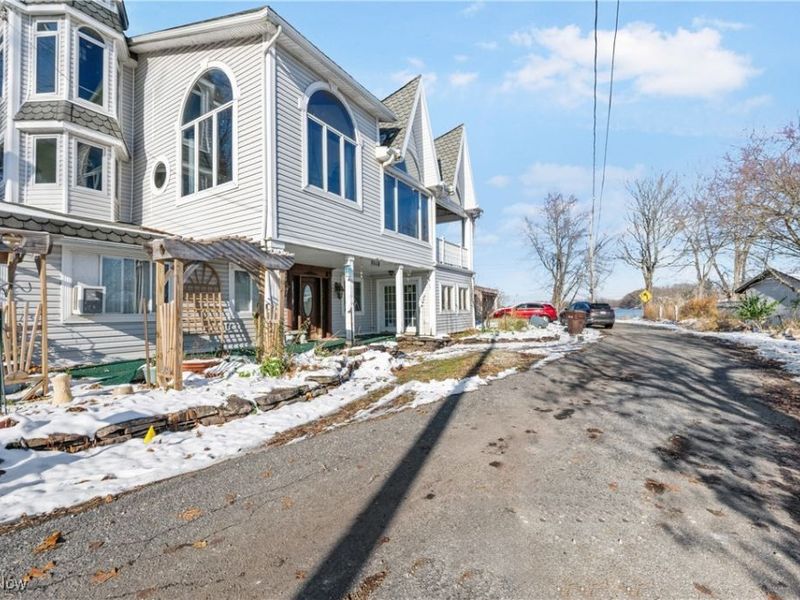 584 Apple Drive, Coventry, OH 44319 Photo 3