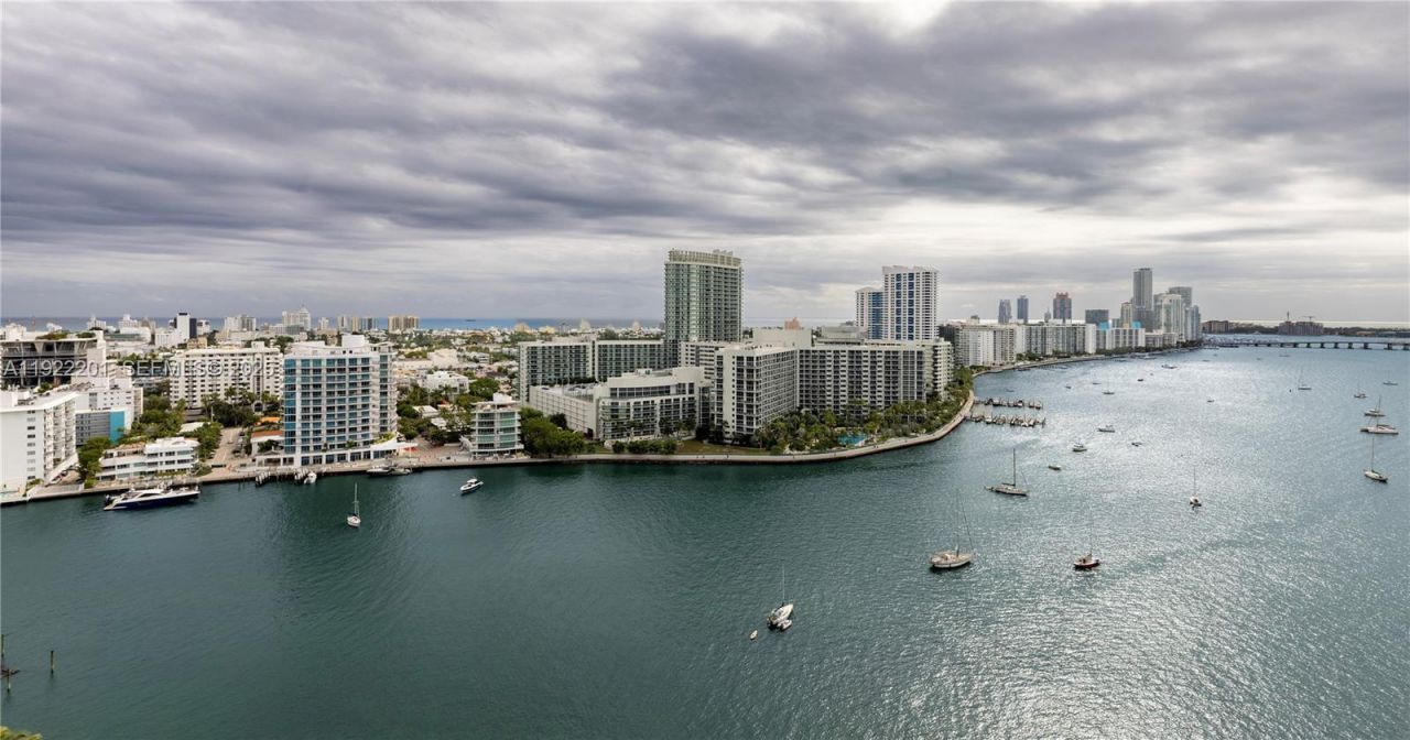 11 Island Ave, Unit PH6, Miami Beach, FL 33139 Photo