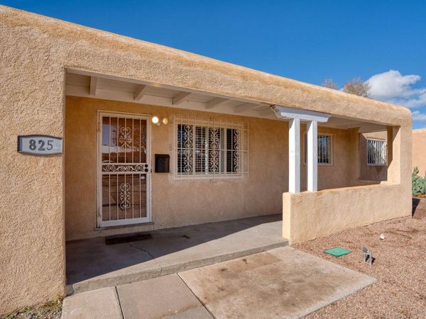 825 Dakota Street SE, Albuquerque, NM 87108