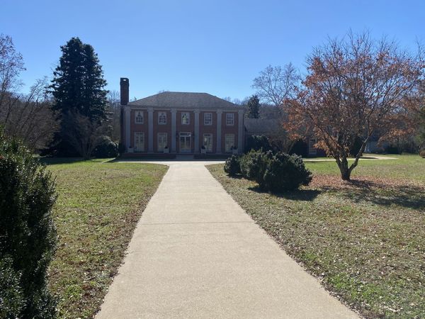 1099 E Gaines St, Lawrenceburg, TN 38464