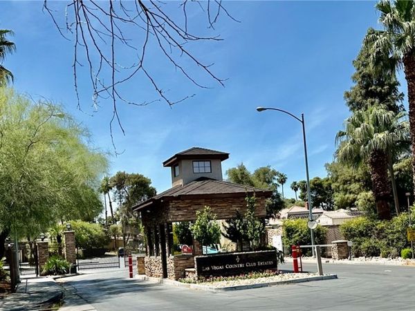 793 Vegas Valley Drive , Las Vegas, NV 89109