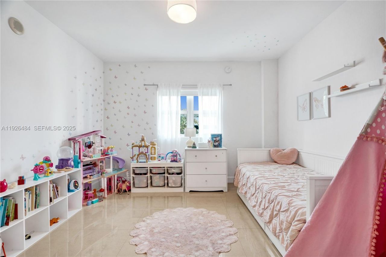 14951 Royal Oaks Ln, Unit 401, North Miami, FL 33181 Photo