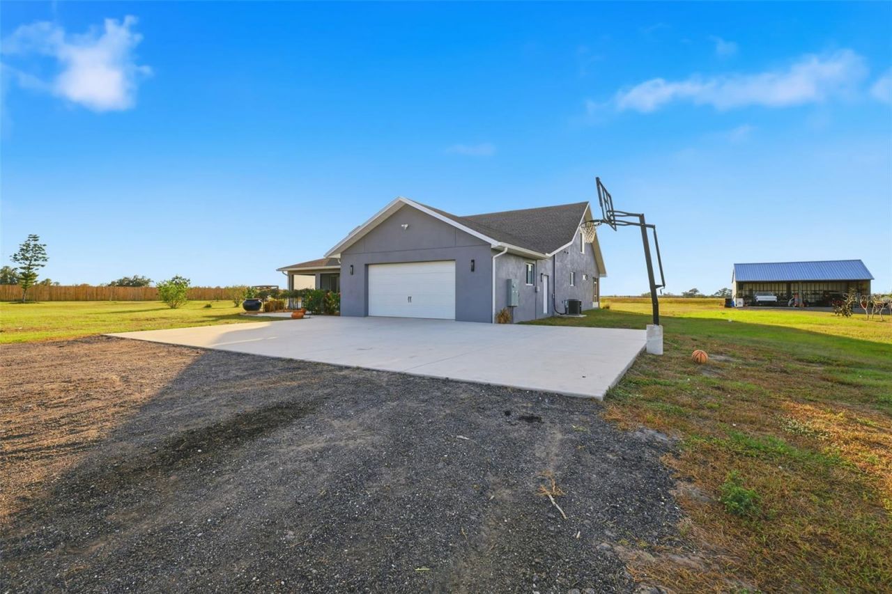 17165 Lake Iola Road, Dade City, FL 33523 Photo