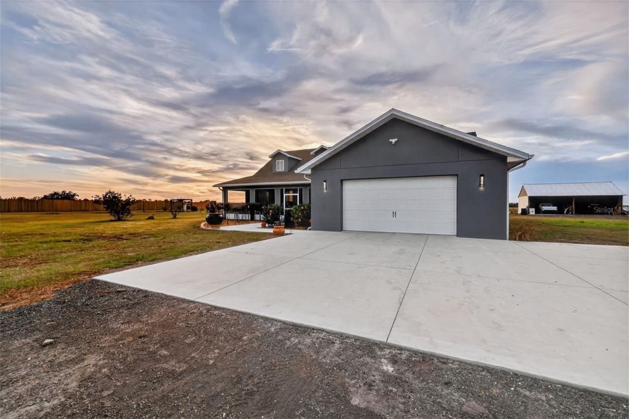 17165 Lake Iola Road, Dade City, FL 33523 Photo