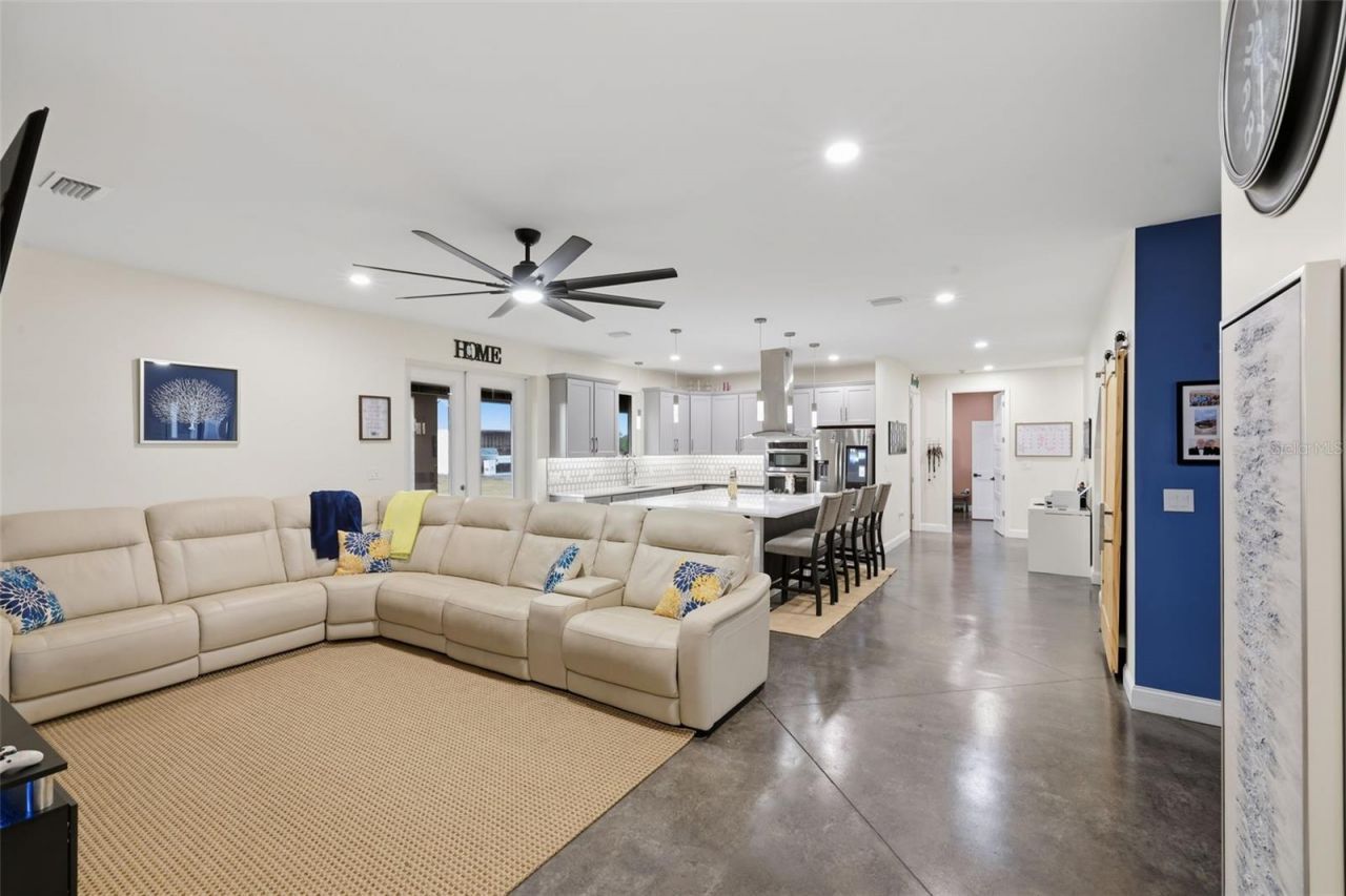 17165 Lake Iola Road, Dade City, FL 33523 Photo