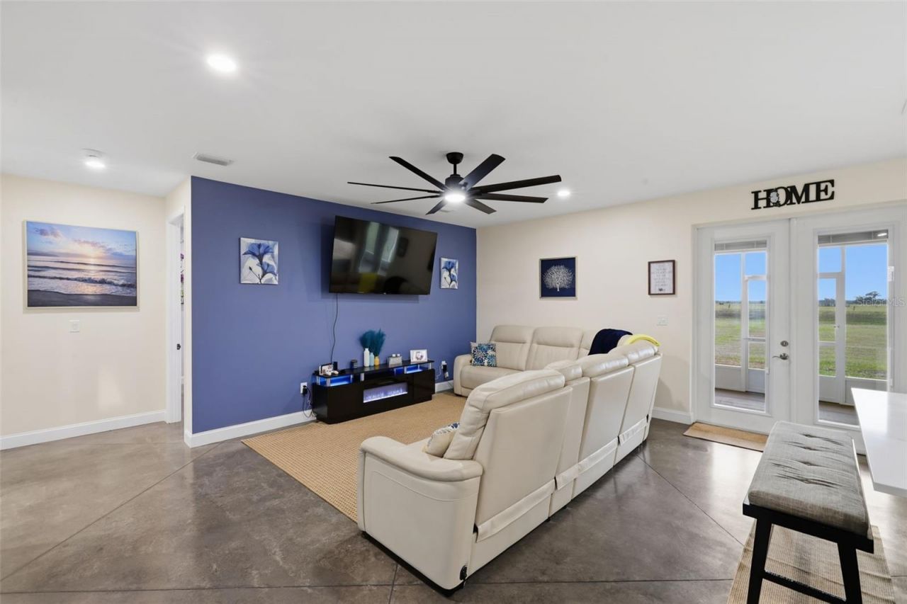 17165 Lake Iola Road, Dade City, FL 33523 Photo