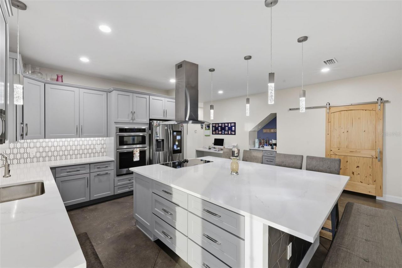 17165 Lake Iola Road, Dade City, FL 33523 Photo