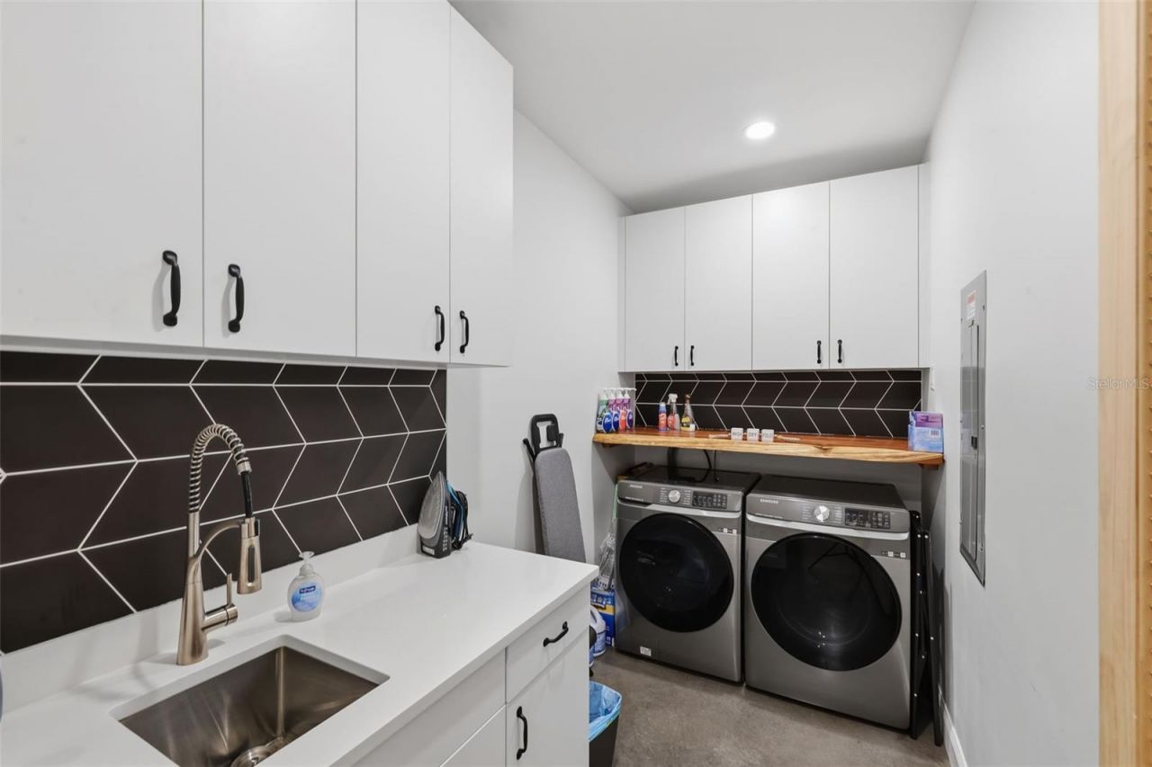 17165 Lake Iola Road, Dade City, FL 33523 Photo