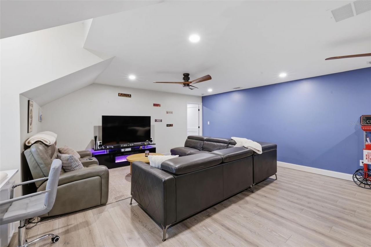 17165 Lake Iola Road, Dade City, FL 33523 Photo