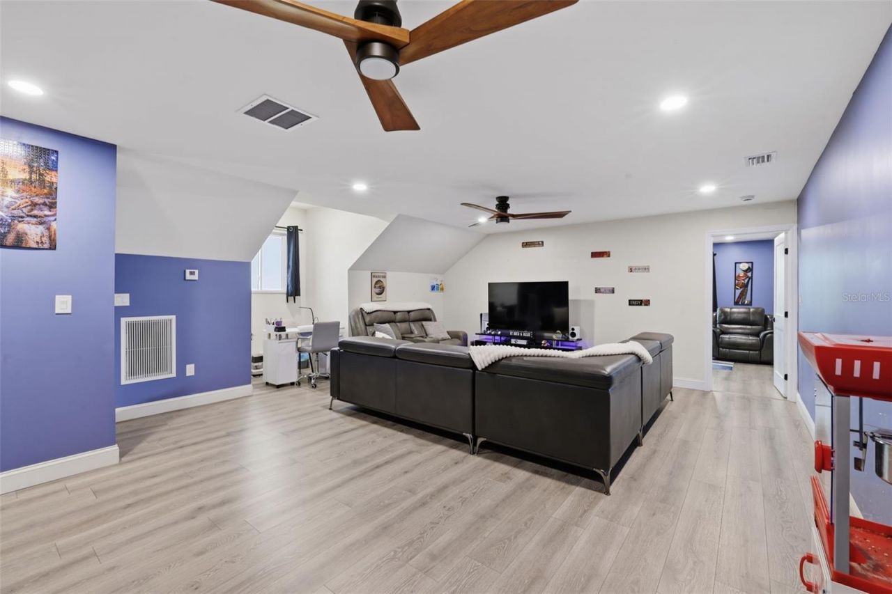 17165 Lake Iola Road, Dade City, FL 33523 Photo