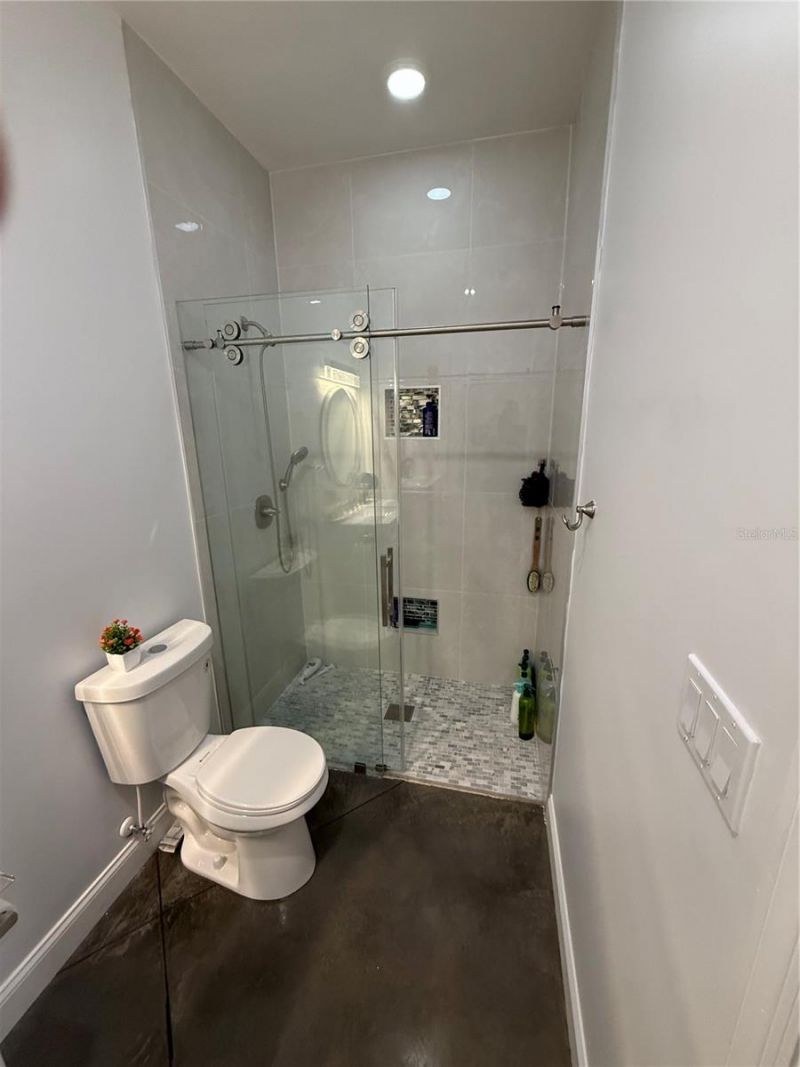17165 Lake Iola Road, Dade City, FL 33523 Photo