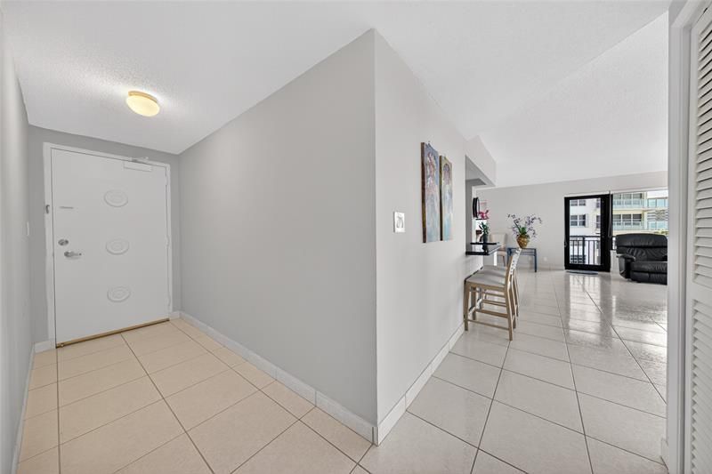 3800 Galt Ocean Drive, Unit 511, Fort Lauderdale, FL 33308 Photo