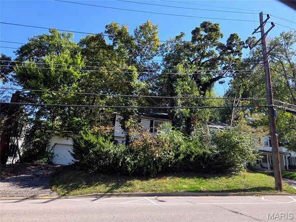 1116 S Elm Avenue, Webster Groves, MO 63119