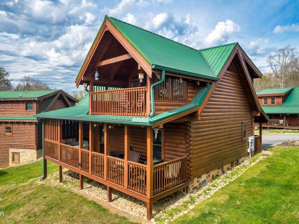 612 Cherry Blossom Way, Pigeon Forge, TN 37863