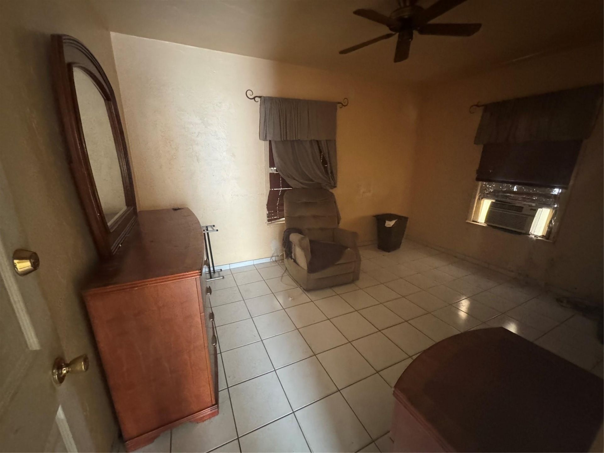 1300 NW 42nd Street, Miami, FL 33142 Photo