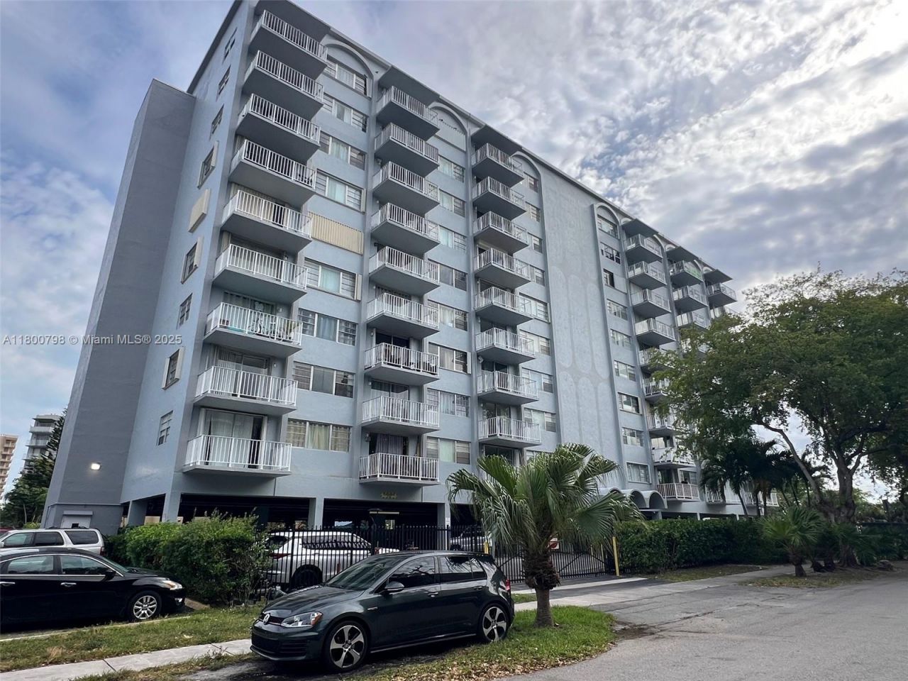 1470 NE 125th Ter, Unit 810, North Miami, FL 33161 Photo