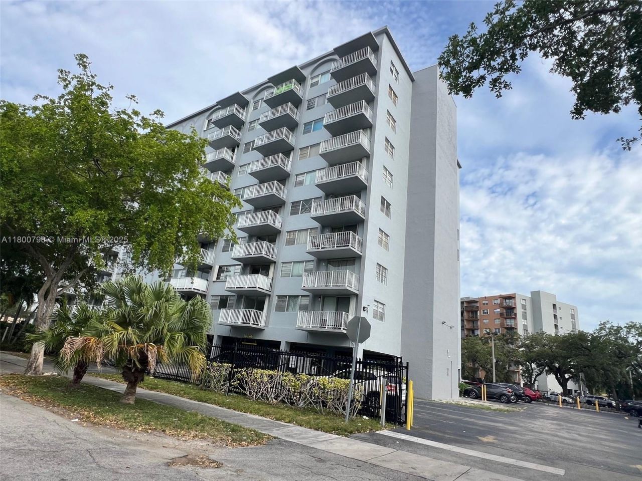 1470 NE 125th Ter, Unit 810, North Miami, FL 33161 Photo
