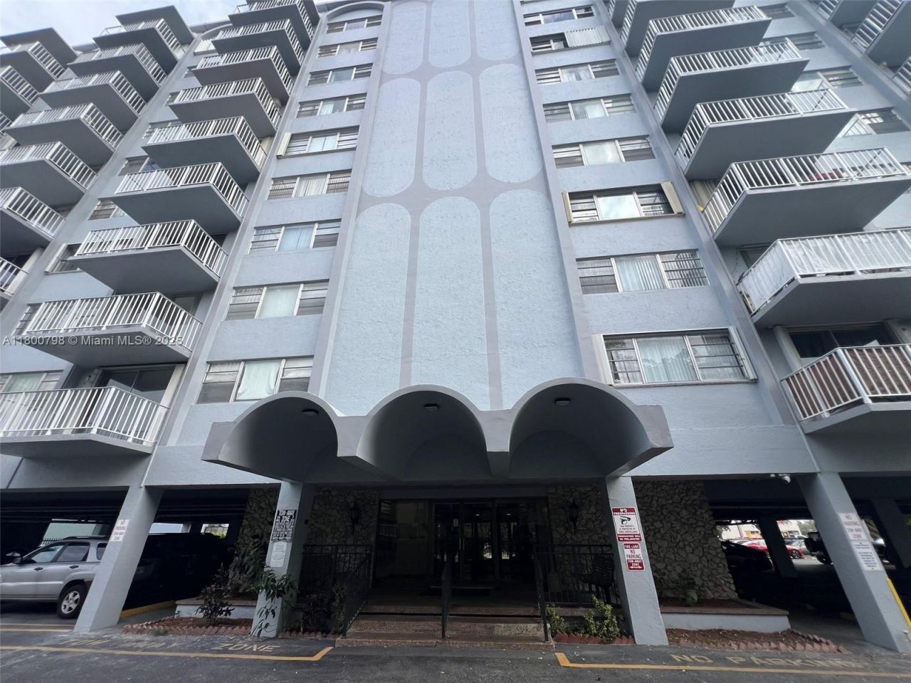 1470 NE 125th Ter, Unit 810, North Miami, FL 33161 Photo