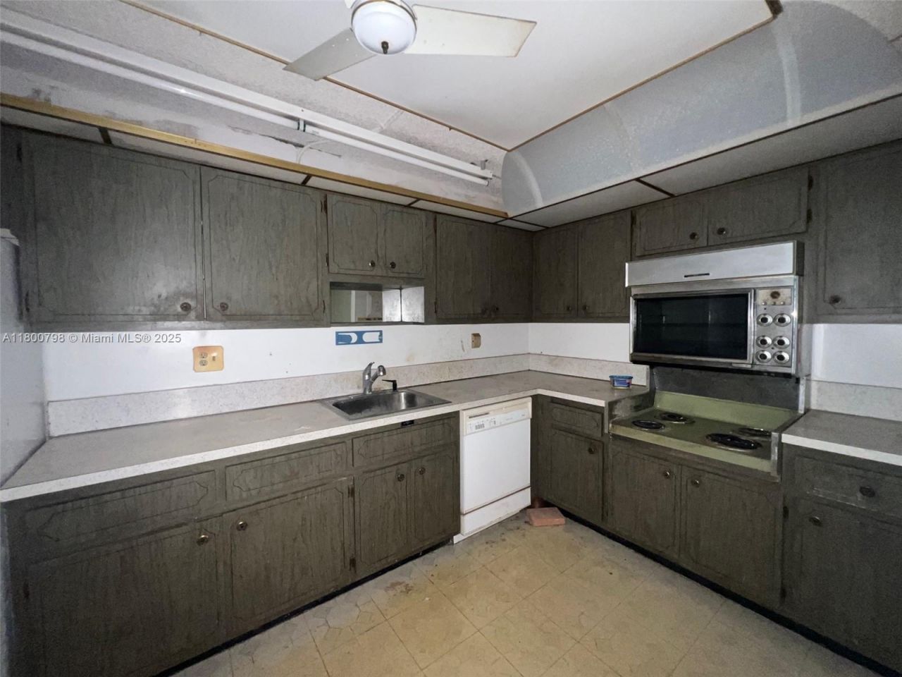 1470 NE 125th Ter, Unit 810, North Miami, FL 33161 Photo