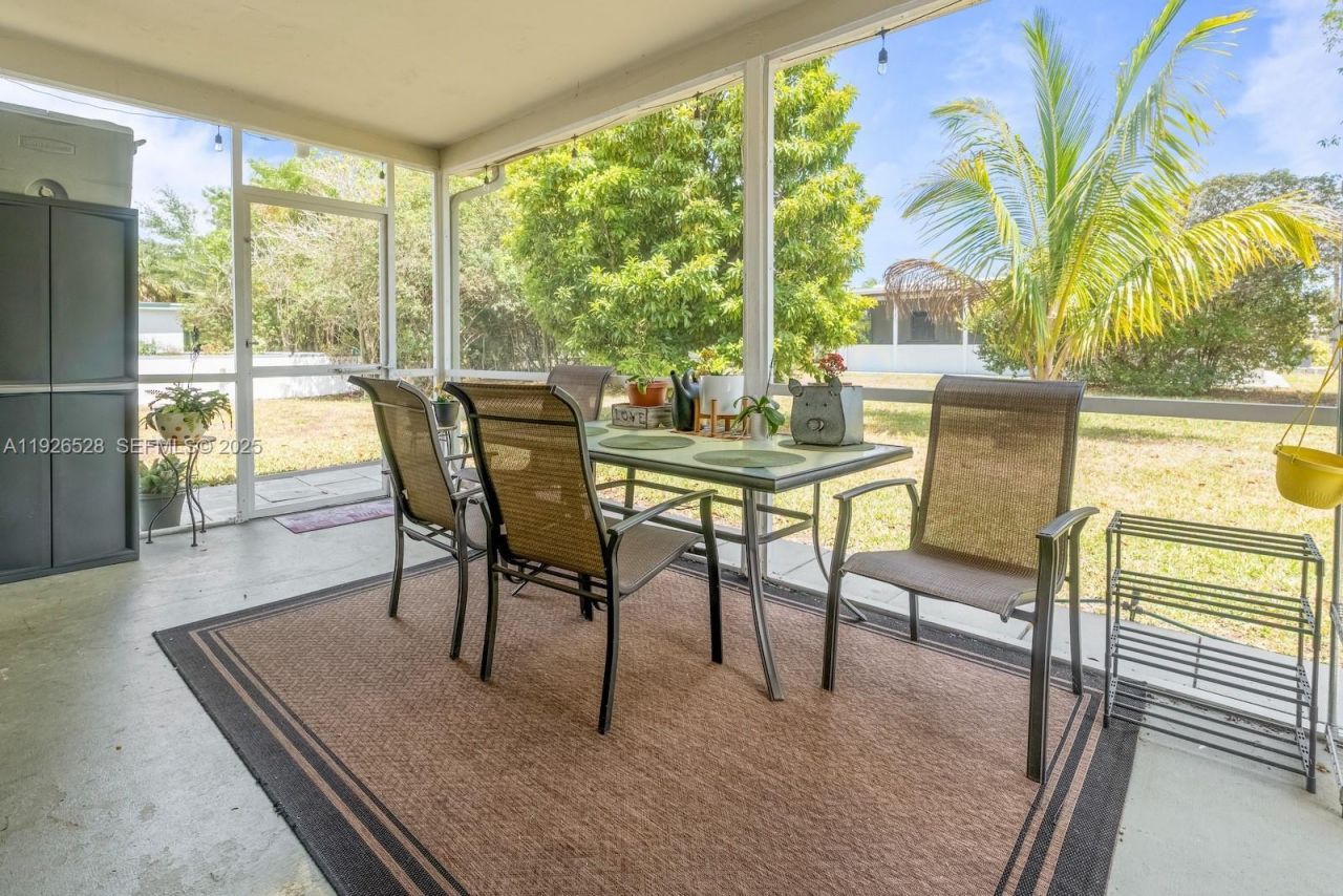 7002 NW 95th Ave, Tamarac, FL 33321 Photo