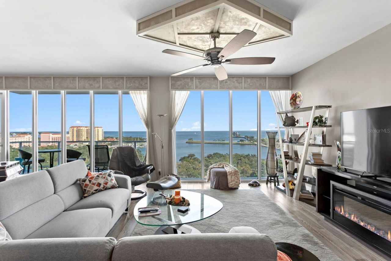 176 4th Avenue Ne, Unit 1002, Saint Petersburg, FL 33701 Photo