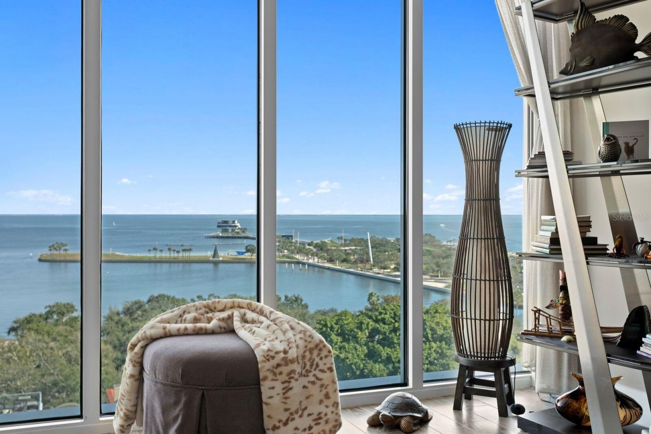 176 4th Avenue Ne, Unit 1002, Saint Petersburg, FL 33701 Photo