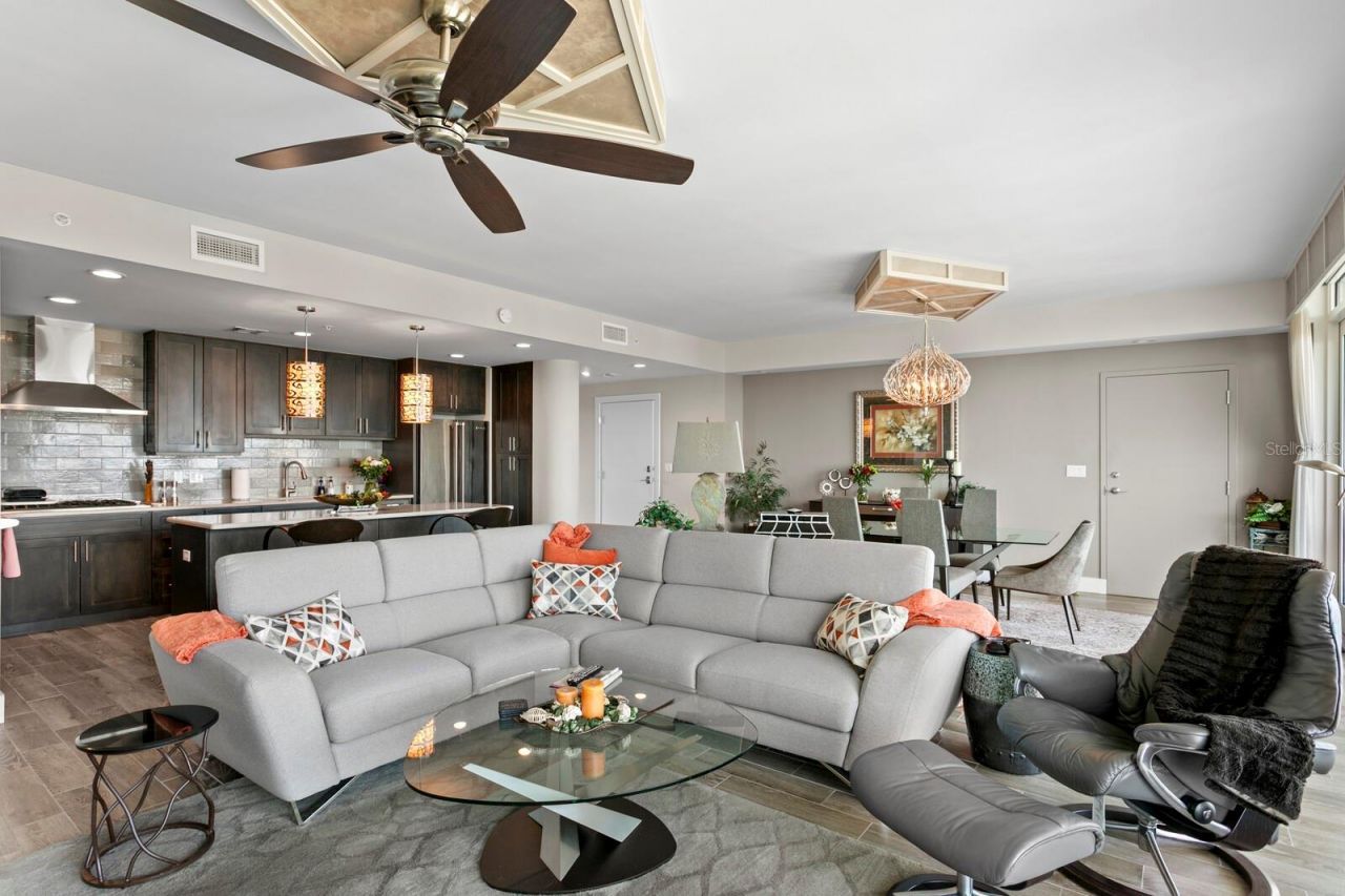 176 4th Avenue Ne, Unit 1002, Saint Petersburg, FL 33701 Photo