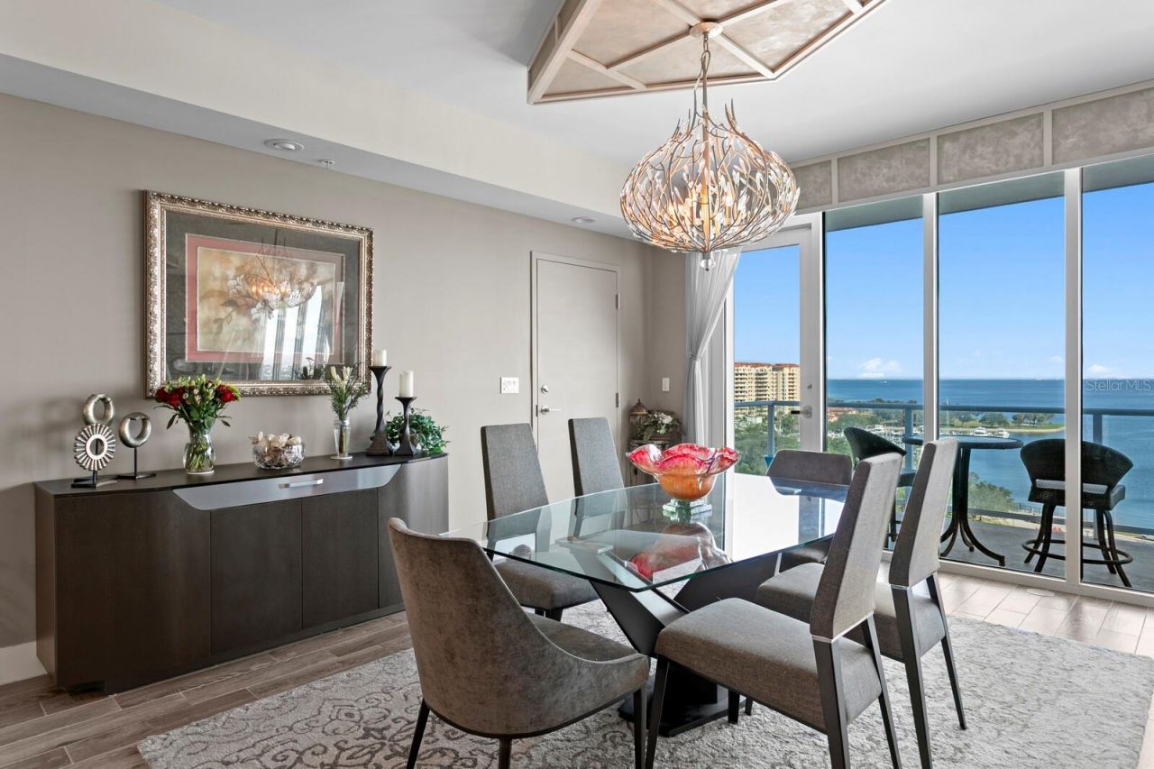 176 4th Avenue Ne, Unit 1002, Saint Petersburg, FL 33701 Photo