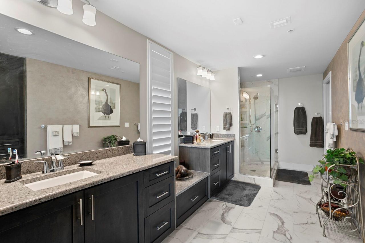 176 4th Avenue Ne, Unit 1002, Saint Petersburg, FL 33701 Photo