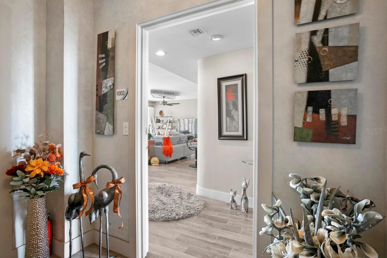 176 4th Avenue Ne, Unit 1002, Saint Petersburg, FL 33701 Photo