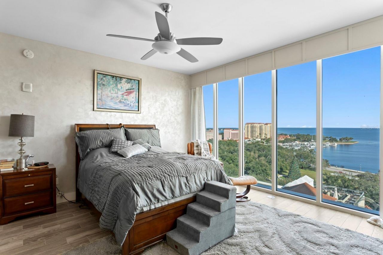 176 4th Avenue Ne, Unit 1002, Saint Petersburg, FL 33701 Photo