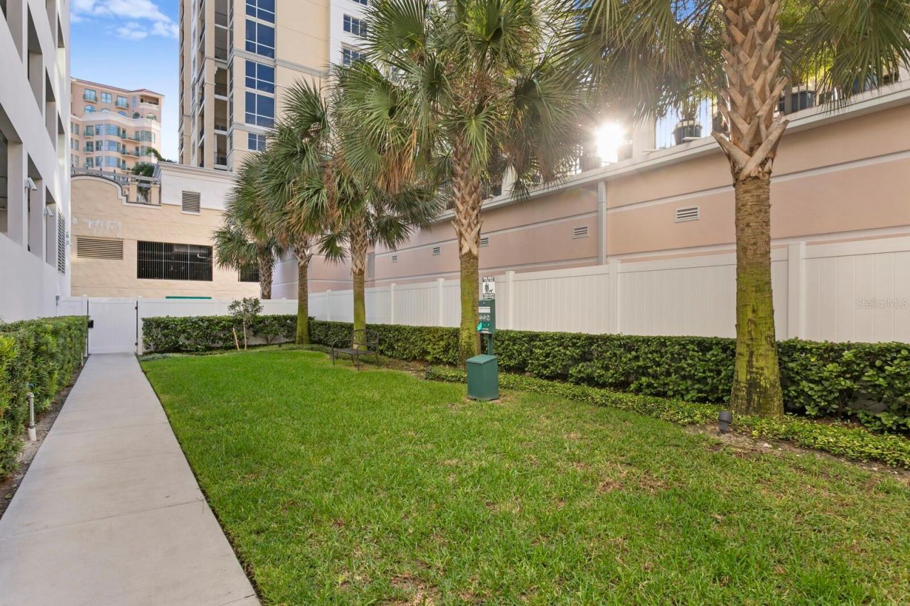 176 4th Avenue Ne, Unit 1002, Saint Petersburg, FL 33701 Photo