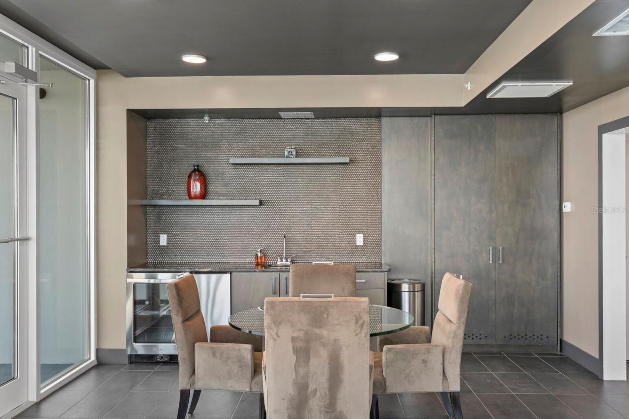 176 4th Avenue Ne, Unit 1002, Saint Petersburg, FL 33701 Photo