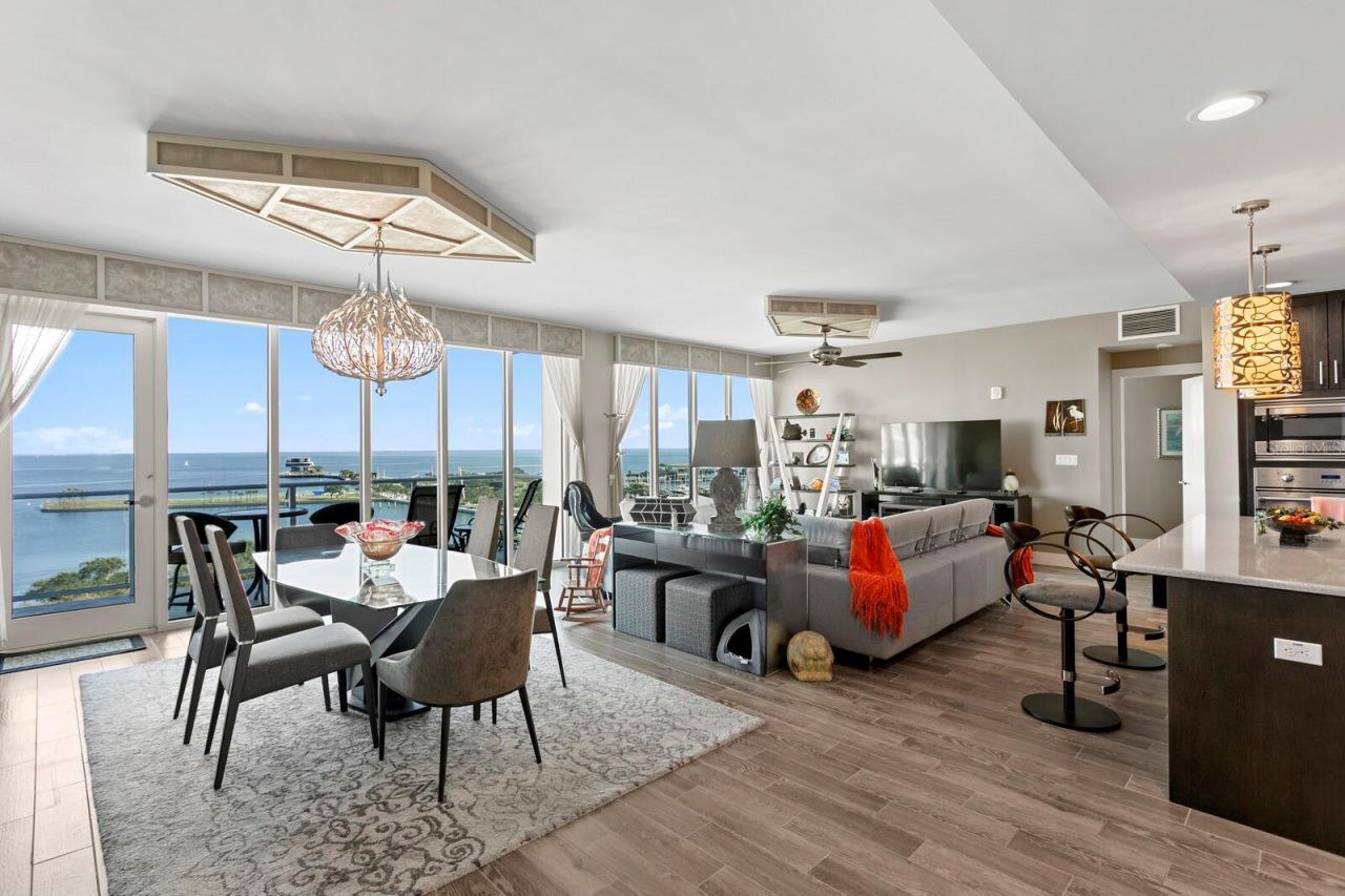 176 4th Avenue Ne, Unit 1002, Saint Petersburg, FL 33701 Photo